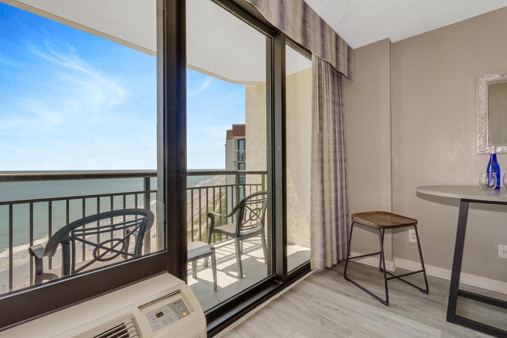 Oceanview Studio Escape With Beach Steps Away! 1828 Myrtle Beach Esterno foto